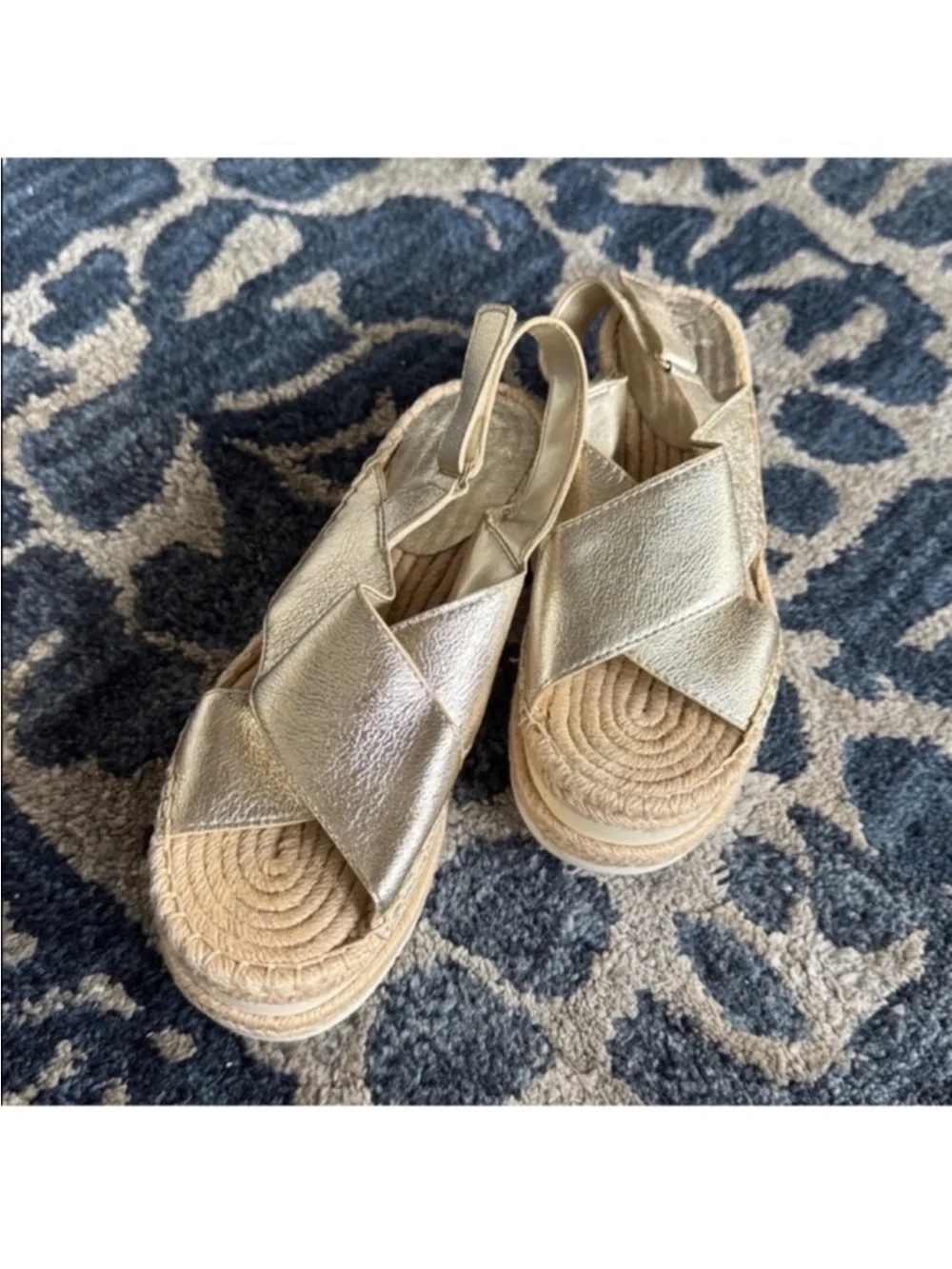 Marc Fisher Gandy Gold Wedge Platform Heeled Sandals Sz 8 Espadrille Crisscross